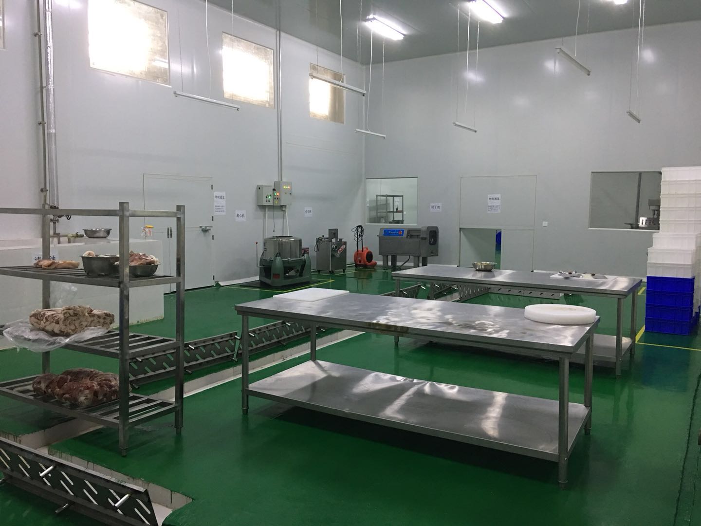荷裴斯肉制品十萬(wàn)級(jí)凈化車間